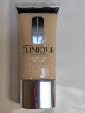 Clinique Even Better Refresh Hydrating Foundation Makeup - Custard